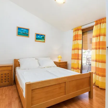 Apartment 1 Bedroom Stunning In *