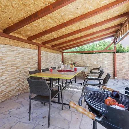 1 Bedroom Stunning In *
