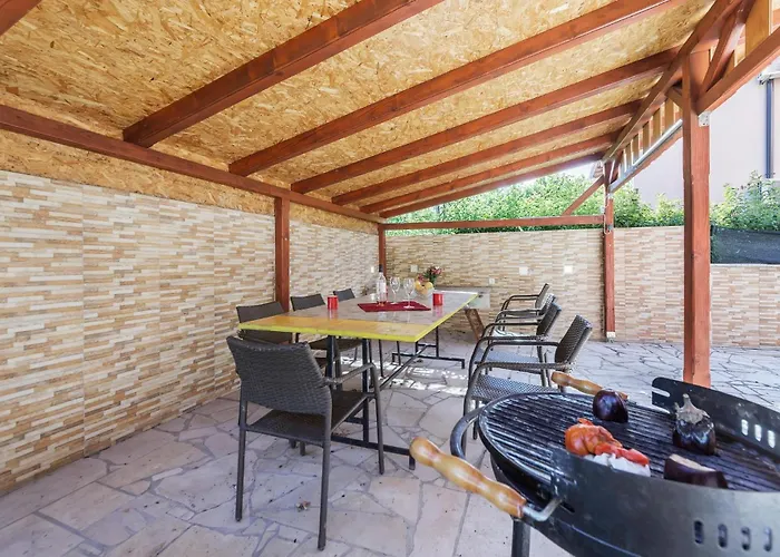 1 Bedroom Stunning In *